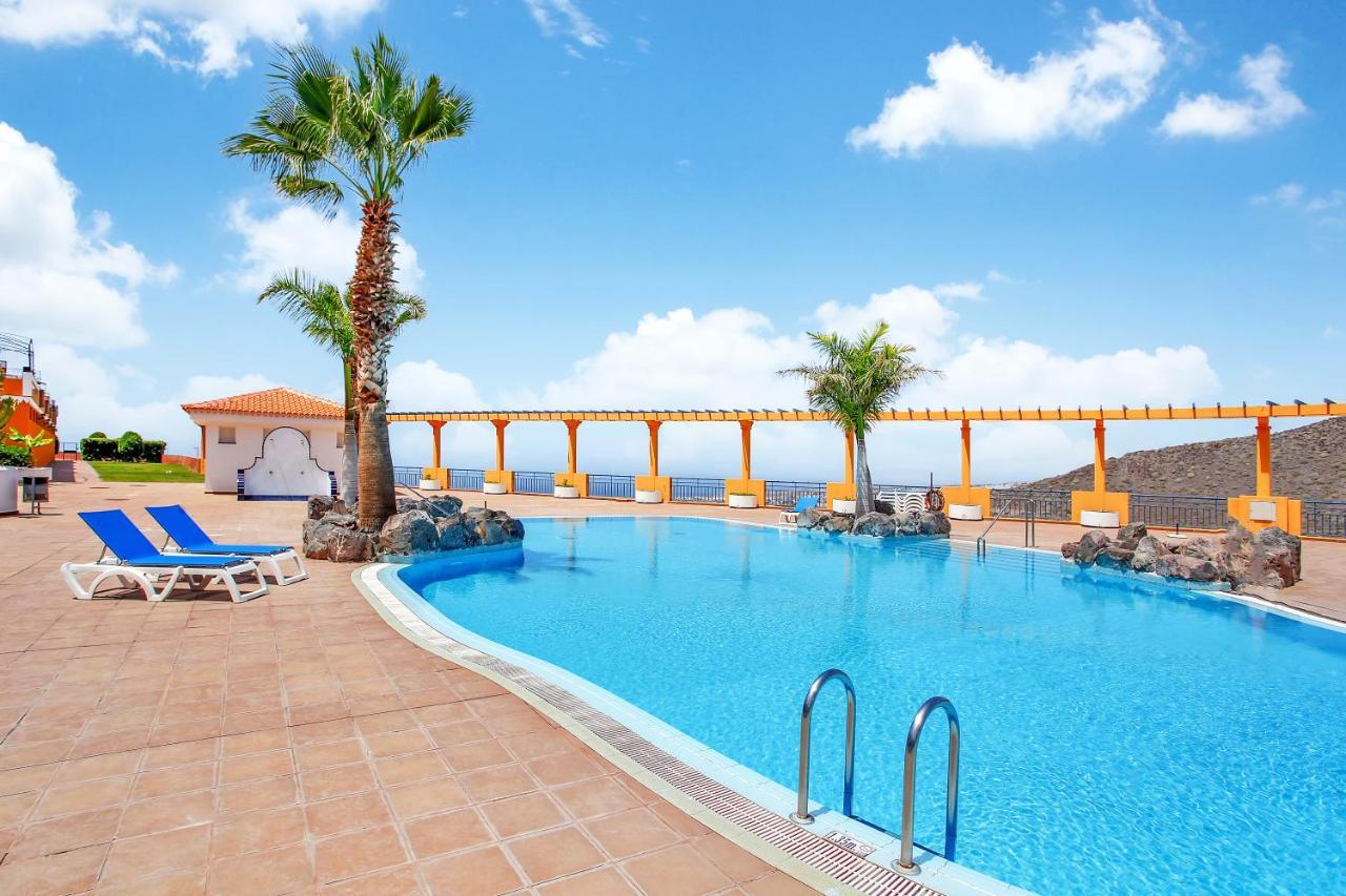 Апартаменты Wonderful View, Huge Terrace Solarium, Private Parking Адехе Экстерьер фото