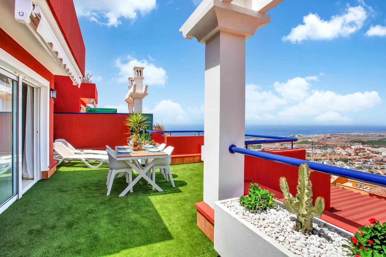 Апартаменты Wonderful View, Huge Terrace Solarium, Private Parking Адехе Экстерьер фото
