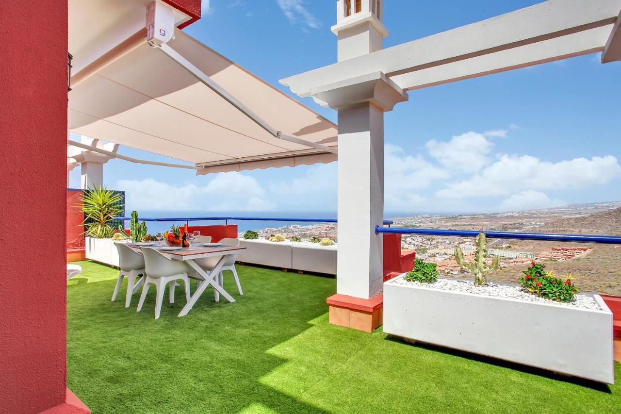 Апартаменты Wonderful View, Huge Terrace Solarium, Private Parking Адехе Экстерьер фото